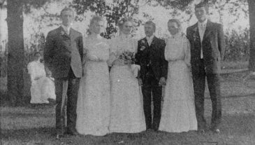 66WeddingParty.jpg (18661 bytes)